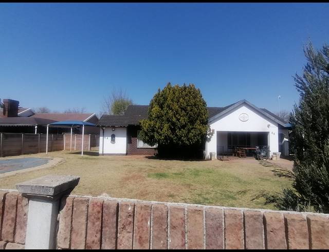 3 BEDROOM FREESTANDING SOLD IN STILFONTEIN EXT 4